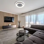 Royal 2 By Interhome Vir