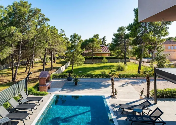 Royal 2 By Interhome *