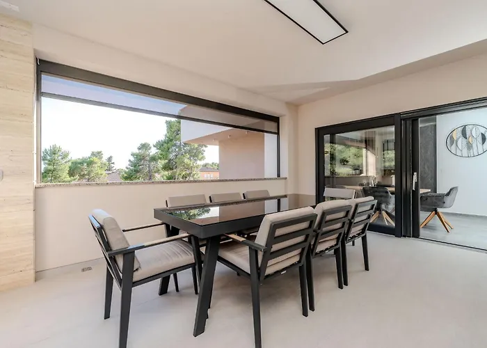 Apartman Royal 2 By Interhome *